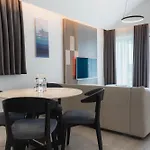 Malo 3* Arbanija
