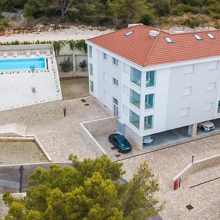 Apartmanhotel Malo 3*