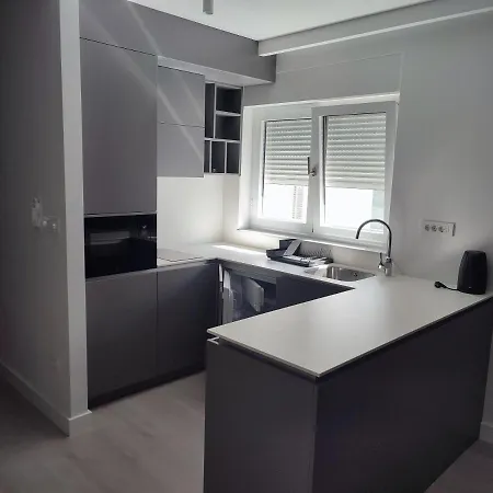 Aparthotel Malo Arbanija